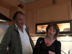 Amateur, Plantureuse, Femme couguar, Gorge profonde, Érotique, Partouze, Groupe, Mère que j'aimerais baiser