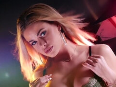 Grosse titten, Blondine, Blasen, Kehlenfick, Schwanz, Pov, Ablutschen, Jungendliche (18+)