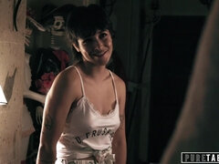 18, 中出し, バック, フェティッシュ, 手コキする, ハードコア, 現実, ティーン