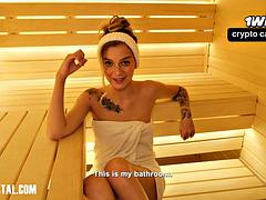 Blondine, Betrug, Schmuddelige sprache, Füsse, Fetisch, Fußfetisch, Sauna, Spanner