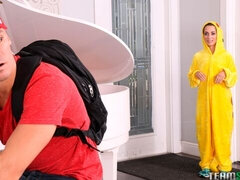 Enthousiasteling, Grote lul, Bruinharig, Hondjeshouding, Harig, Natuurlijke tieten, Tiener, Tieten likken