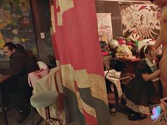Asiatisch, Blasen, Braunhaarige, Chinesisch, Handjob, Hausmädchen, Titten, Spielzeuge