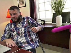 Grote mammen, Pijpbeurt, Bruinharig, Seksspeelgoed, Hardcore, Likken, Doordringend, Geschoren