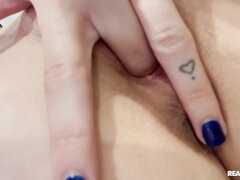 Horny babe Angel Youngs fucks herself to orgasm
