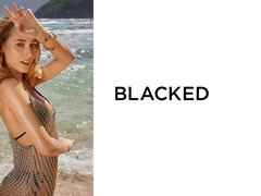 Gros cul, Grosse bite, Sucer une bite, En levrette, Interracial, Seins naturels, Petite femme, Nénés