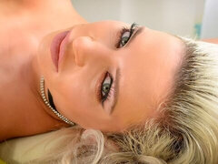 Amateur, Culo grande, Rubia, Mamada, Estilo perrito, Madres para coger, Pene, Afeitado