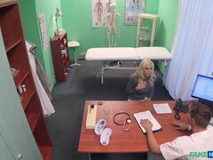 Lieveling, Grote mammen, Blond, Pijpbeurt, Rondborstig, Arts, Kut duiken, Geschoren