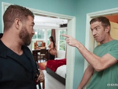 アナル, お尻, フェラチオ, 茶髪の, 巨乳な, ヤリマン, 三人, 濡れ