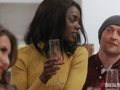 Culo, Dormitorio, Fetiche, Besar, Lesbiana, Tetas naturales, Coño, Mojado