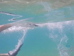 素人, 指いじり, 彼女, オーガズム, アウトドア, 小柄, 公共, 濡れ