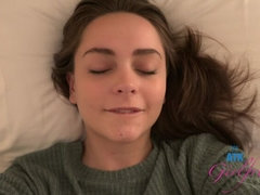 Amateur, Brunette brune, Faciale, Branlette thaïlandaise, Petite amie, Petite femme, Pov, Rasée