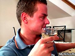 Wohlbeleibte schöne frauen, Blondine, Vollbusig, Betrug, Oma, Mutti, Jungendliche (18+)