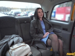 Kont, Auto, Lul, Handschoenen, Verpleegster, Kousen, Tatoeage, Uniformpje