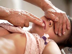 18 ans, Chambre à dormir, Sucer une bite, Brunette brune, Léchez, Petite femme, Chatte, Adolescente