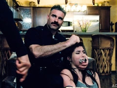 Grosser arsch, Grosse titten, Braunhaarige, Gehörnter ehemann, Familie, Handjob, Hardcore, Milf