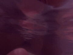 Salle de bains, Conversation vulgaire, Doigter, Fille latino, Masturbation, Orgasme, Culottes ou slips, Douche