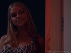 Жопа, Большая жопа, Большие сиськи, Блондинки, На кухне, Латиноамериканки, Лесбиянка, Натуральные сиськи