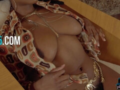 Cul, Nana, Gros cul, Gros seins, Noir ébène, Poilue, Hd, Mère que j'aimerais baiser