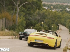 Blondine, Aufs gesicht abspritzen, Lecken, Zierlich, Muschi, Reiten, Flotter dreier, Titten