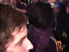 素人, 露出狂, 公共