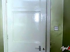 ぽっちゃり, デカパイ, 巨乳な, ホテル, メイド, 熟年, ティーン, 三人
