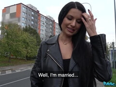 Leie, Arsch, Grosse titten, Vollbusig, Masturbation, Höschen, Öffentlich, Rock