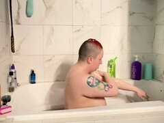 Badkamer, Mooie dikke vrouwen, Voeten, Gigantische dildo, Kut duiken, Roodharige vrouw, Spandexonderbroek, Tatoeage