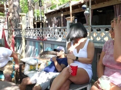 Anal, Tetona, Estilo perrito, Sexo duro, Al aire libre, Fiesta, Público, Tetas