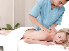 Grosser arsch, Grosser schwanz, Blondine, Blasen, Besamung, Massage, Natürlichen titten, Titten