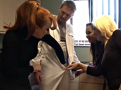 Nana, Britannique, Homme nu et filles habillées, Queue, Érotique, Branler, Pénis, Rousse roux