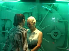 ブロンド, 衣服着たままセックス, 人形, 異人種間, ヌード, ポルノスター, ソフトコア, 濡れ