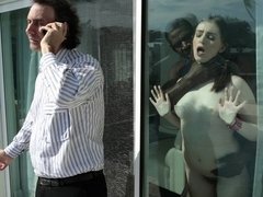 デカ尻, ブロンド, フェラチオ, バック, 毛深い, 手コキする, 異人種間, オッパイの