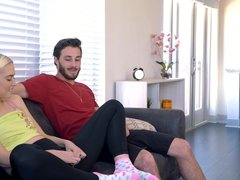 クリトリス, 中出し, 顔射, 家族, 手コキする, キッチン, 姉妹, 三人