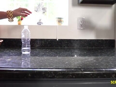 Gros seins, Sucer une bite, Tir de sperme, Fille, Branlette thaïlandaise, Femme au foyer, Actrice du porno, Gicler