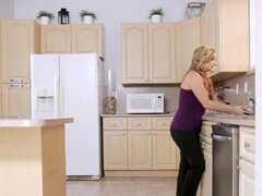 Blondine, Besamung, Fetisch, Hardcore, Hd, Hausmädchen, Muschi, Schwestern