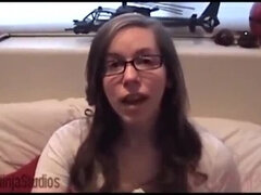 Sucer une bite, Frère, Brunette brune, Marrant, Lunettes, Orgasme, Chatte, Soeurs