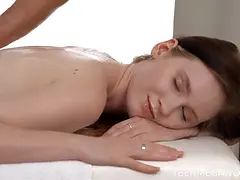 First ever time customer spreads her feet for a kinky masseur - trickymasseur