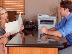 Amateur, Culo grande, Verga grande, Rubia, Tetona, Estilo perrito, Oficina, Secretaria