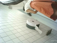 Amateur, Chinoise, Fait maison, Public, Espionne, Adolescente, Toilettes, Voyeur
