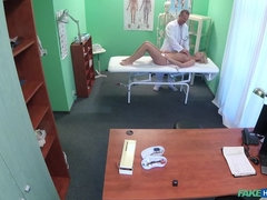 Leie, Arzt, Lecken, Büro, Muschi, Schlucken, Uniform, Spanner