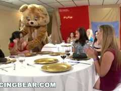 Grosser schwanz, Grosse titten, Cfnm, Tanzen, Gruppe, Hd, Orgie, Party