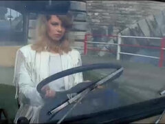 Anal, Sucer une bite, Tir de sperme, Hard, Seins naturels, Actrice du porno, Plan cul à trois, Rétro ancien