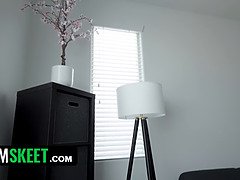 Baby sitter, Gros cul, Sucer une bite, Hd, Fille latino, Léchez, Serré, Jouets