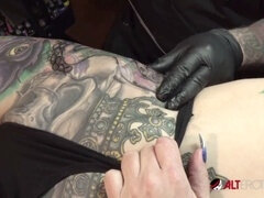 Dolor, Tatuaje