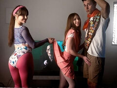 Grosser arsch, Grosser schwanz, Blasen, Schwanz, Hundestellung, Frau frau mann, Jungendliche (18+), Titten