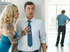 Grosse titten, Blondine, Blasen, Schwanz, Handjob, Küche, Milf, Rasiert