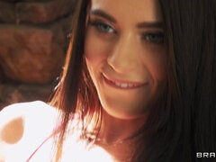 Nana, Grosse bite, Gros seins, Brunette brune, Plantureuse, Hard, Actrice du porno, Nénés