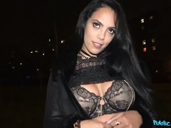 Leie, Vollbusig, Hundestellung, Handjob, Latina, Pov, Öffentlich, Titten