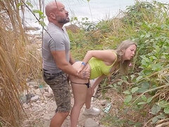 Verga grande, Tetas grandes, Estilo perrito, Penetracion con dedos, Pajear, Hd, Al aire libre, Pov