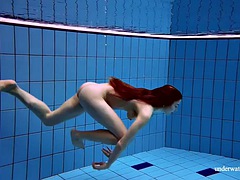 Chica, Vestido, Europeo, Fetiche, Piscina, Pelirrojo, Tetas, Bajo el agua